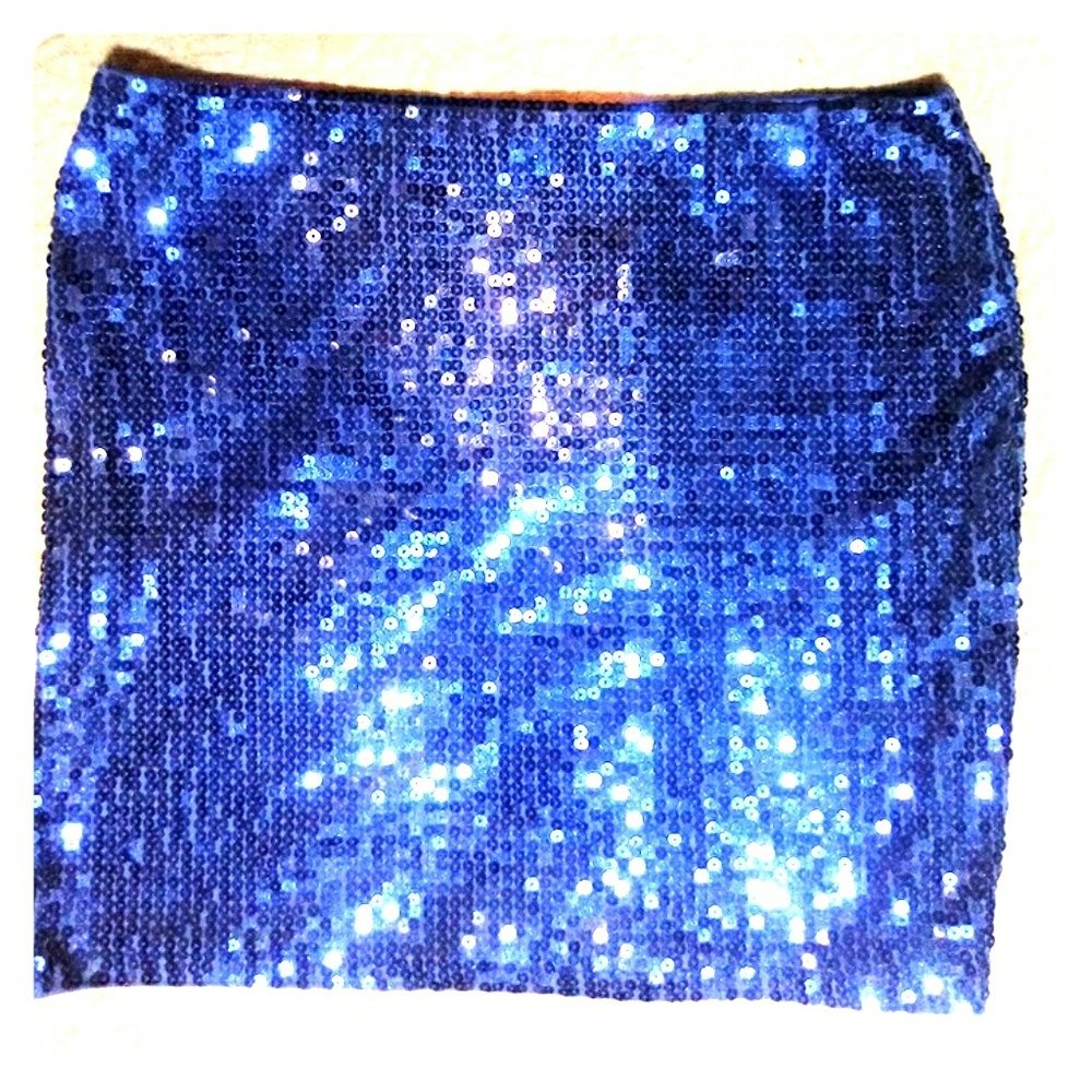WET SEAL SEQUINE MINI SKIRT